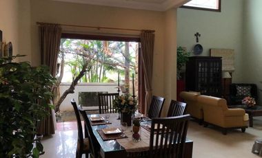 Disewakan Rumah Mewah 2 Lantai di Perum Darmo Hill Surabaya