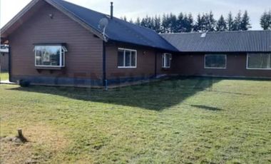 CASA 222 M2 4D 3B, TERRENO 6.928 M2 EN CONDO., 4 KM VILLARRICA, 1 KM COL. OXFORD