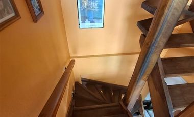 Casa en venta de 4 dorm. 4 baños,2 estacionamientos