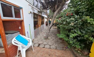 Casa en venta de 4 dorm. 4 baños,2 estacionamientos