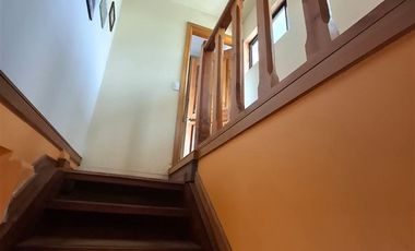 Casa en venta de 4 dorm. 4 baños,2 estacionamientos