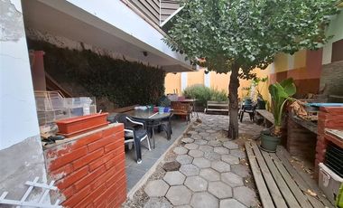 Casa en venta de 4 dorm. 4 baños,2 estacionamientos