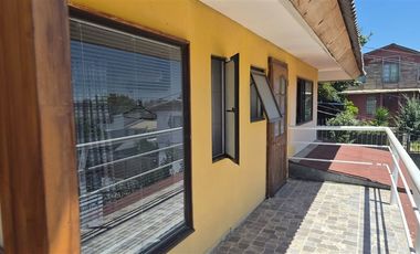 Casa en venta de 4 dorm. 4 baños,2 estacionamientos