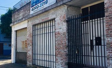 Casa con salida a 3 calles