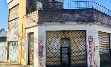 Casa con salida a 3 calles