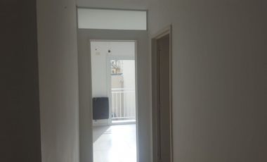 Centenario 555 - Departamento 1/2 amb contrafrente con balcon.
