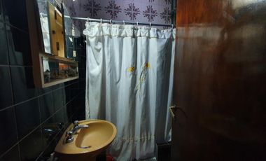 Casa, 3 Ambientes, Hermoso Jardin, Parrilla, Amplia Cochera.