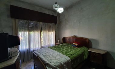 Casa, 3 Ambientes, Hermoso Jardin, Parrilla, Amplia Cochera.