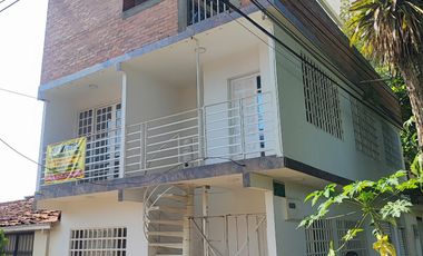 casa condominio en arriendo/venta en caminos de la carlina. Cod A4001