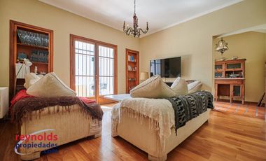 Casa en Alquiler 5 ambientes con pileta - Martinez