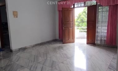 Rumah 2 Lantai Siap Huni Di Komplek Surya Setra
