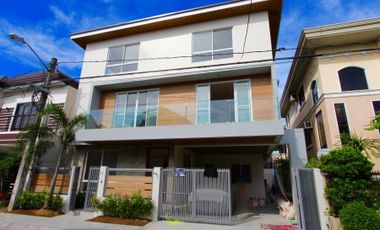 Brand new mOdern hOuse with pOOl in Greenwoods Pasig