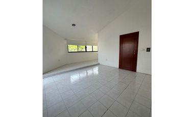 CASA EN VENTA EN UN NIVEL FRACC. FRAMBOYANES