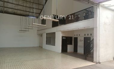 Disewakan Gudang + Office Dgn Lokasi Pinggir Jalan Raya