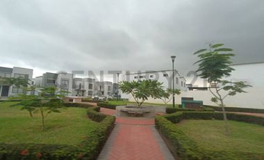 Venta Casa de Estreno en Urbanización La Joya VivB