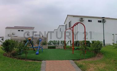 Venta Casa de Estreno en Urbanización La Joya VivB