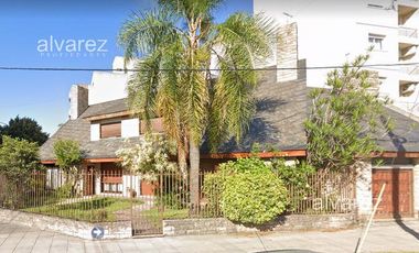 Venta  Casa De 6 Ambientes Moron