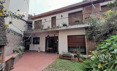 Venta  Casa De 6 Ambientes Moron