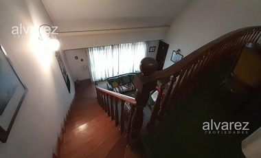 Venta  Casa De 6 Ambientes Moron