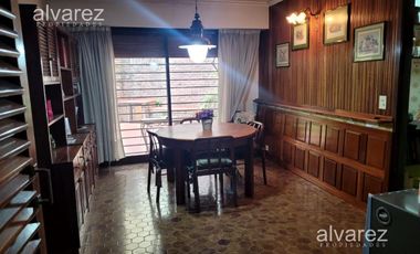 Venta  Casa De 6 Ambientes Moron