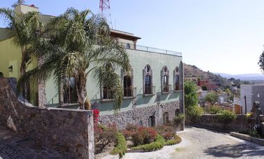 Hermosa Residencia Elegante Amueblada en privada con acceso controlado.