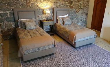 Hermosa Residencia Elegante Amueblada en privada con acceso controlado.