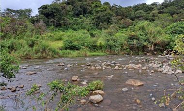 VENDO CASA RODEADA DE NATURALEZA BOQUETE