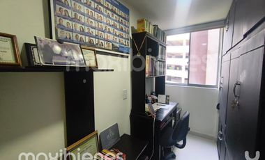 apartamento en venta en  la tablaza. Cod V69191