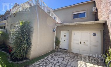 Casa - La Lucila 3 dormitorios      dependencia - Jardin con Pileta