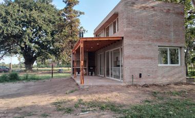 Casa a estrenar - Ibarlucea - Barrio 