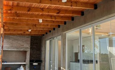 Casa a estrenar - Ibarlucea - Barrio 