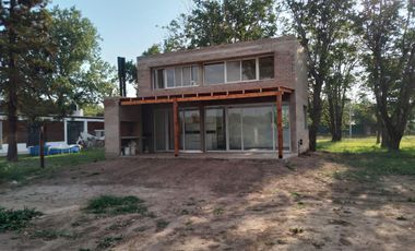 Casa a estrenar - Ibarlucea - Barrio 