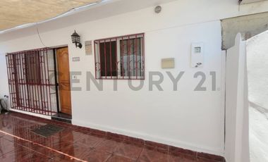 Se Arrienda casa esquina