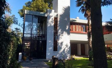 IMPORTANTE CHALET 6 AMBIENTES EN PINOS DE ANCHORENA
