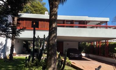 IMPORTANTE CHALET 6 AMBIENTES EN PINOS DE ANCHORENA