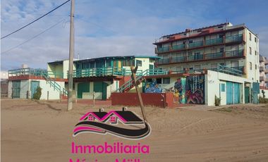 EDIFICIO 32 dptos. + otras inst.  EN BLOCK - SOBRE LA PLAYA