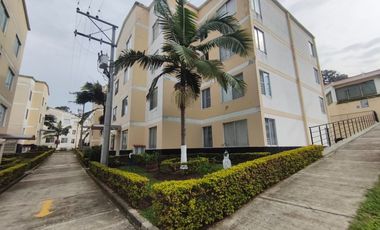apartamento en venta en conjunto cerrado lomalinda piso 4 sin ascensor. Cod V14009