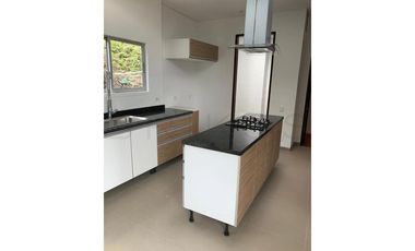 casa en arriendo/venta en la calera. Cod V6535