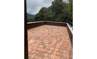 casa en arriendo/venta en la calera. Cod V6535