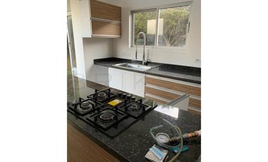 casa en arriendo/venta en la calera. Cod V6535