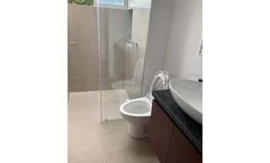 casa en arriendo/venta en la calera. Cod V6535