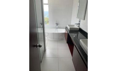 casa en arriendo/venta en la calera. Cod V6535