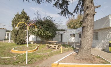CASA 4 AMBIENTES QUINCHO BARRIO CERRADO JARDIN 2 LOTES