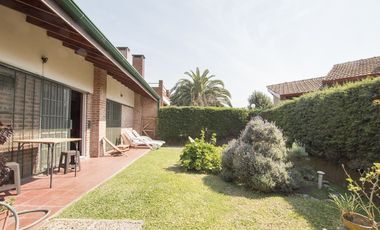 CASA 4 AMBIENTES QUINCHO BARRIO CERRADO JARDIN 2 LOTES
