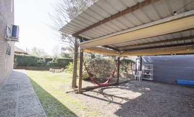CASA 4 AMBIENTES QUINCHO BARRIO CERRADO JARDIN 2 LOTES