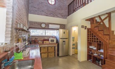 CASA 4 AMBIENTES QUINCHO BARRIO CERRADO JARDIN 2 LOTES