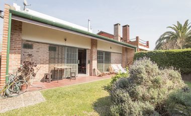 CASA 4 AMBIENTES QUINCHO BARRIO CERRADO JARDIN 2 LOTES