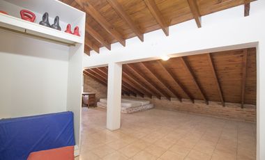 CASA 4 AMBIENTES QUINCHO BARRIO CERRADO JARDIN 2 LOTES