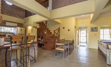 CASA 4 AMBIENTES QUINCHO BARRIO CERRADO JARDIN 2 LOTES