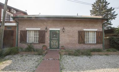 CASA 4 AMBIENTES QUINCHO BARRIO CERRADO JARDIN 2 LOTES